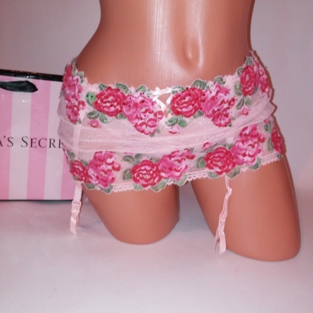 Victoria Secret Garter Belt Large